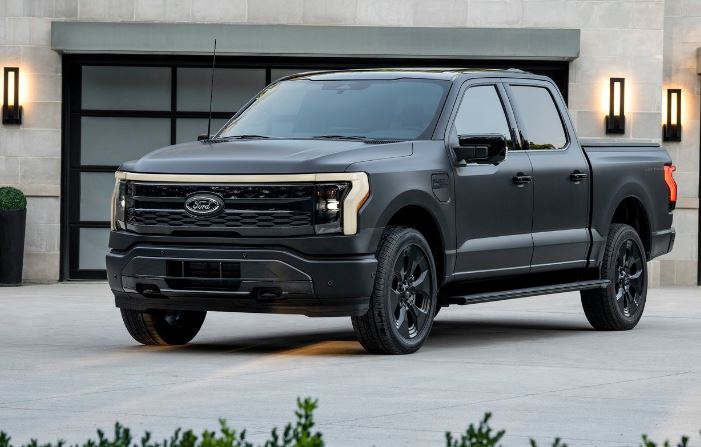 2024 포드 F-150 라이트닝 플래티넘 블랙