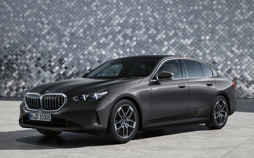 2024 BMW 530e 세단